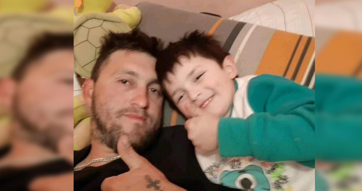 Jacob Pizarro y su hijo Williams, entonces de cinco años.