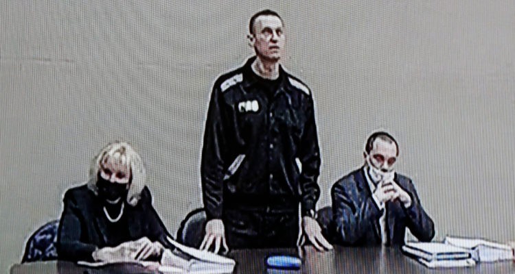 Justicia rusa condena a líder opositor Alexei Navalny a otros 9 años de cárcel