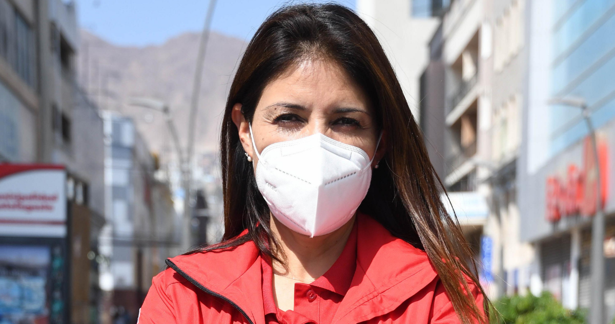 emiten orden de detención de karen rojo