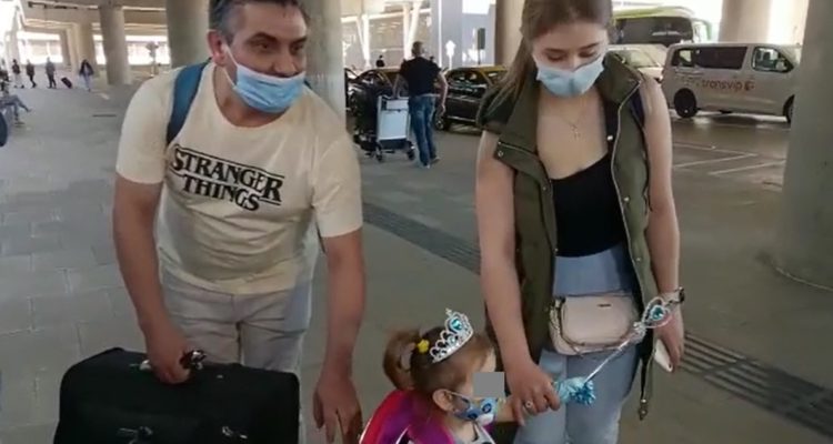 Llega a Santiago el Primer chileno desde Ucrania