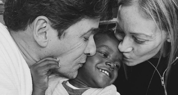 Marcela Vacarezza y Rafael Araneda junto a su hijo Benjamín