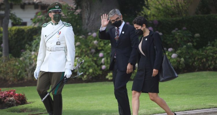 Marcel, nuevo ministro de Hacienda, transparentó qué contemplan sobre subir sueldo mínimo a $500 mil