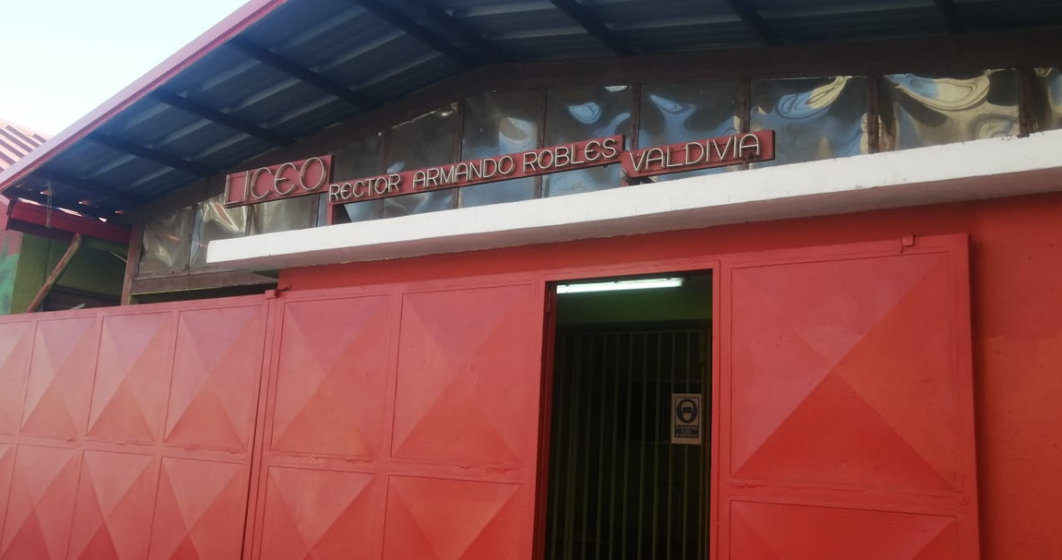 Publican amenaza de masacre escolar en liceo de Valdivia.