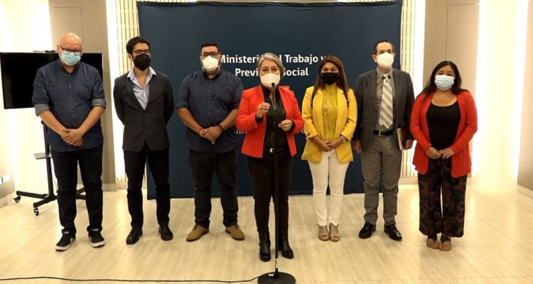 Gobierno recibe respaldo de CUT sobre reducir jornada laboral en previa a reunión con empresarios