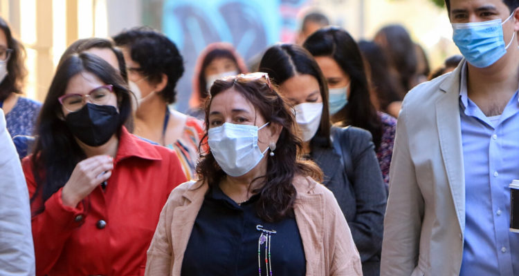 Ministra de Salud recomienda “dar un pasito al costado” a detractores del sistema salud universal