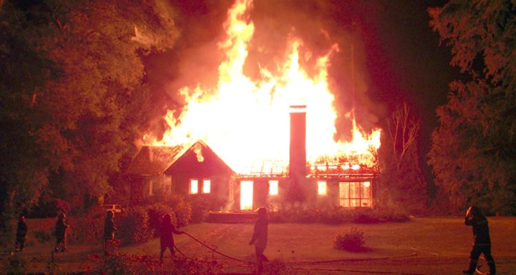 Incendio casa Luchsinger Mackay