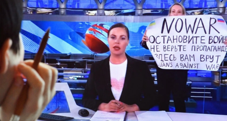 mujer guerra televisión