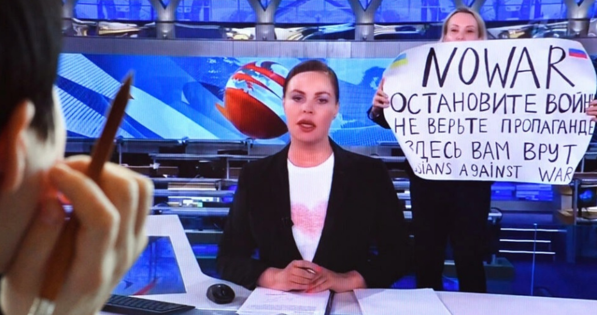mujer guerra televisión