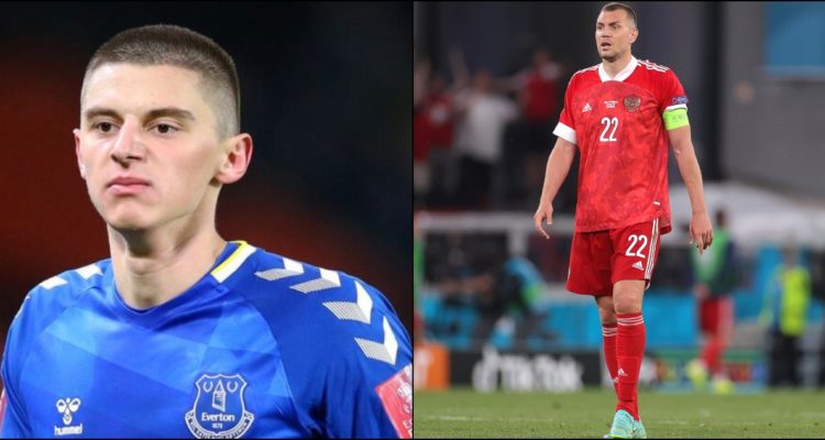 Vitalii Mykolenko y Artem Dzyuba
