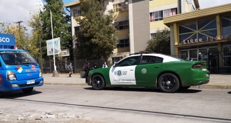 Padre usó arma de fogueo para defender a su hijo de compañero que lo agredió en Los Ángeles
