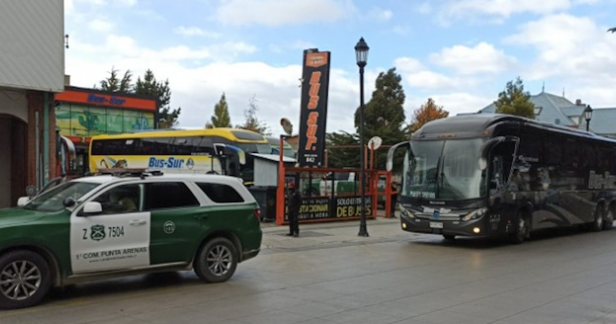 Pasajero muere durante viaje desde Puerto Natales: se percataron cuando llegó a Punta Arenas
