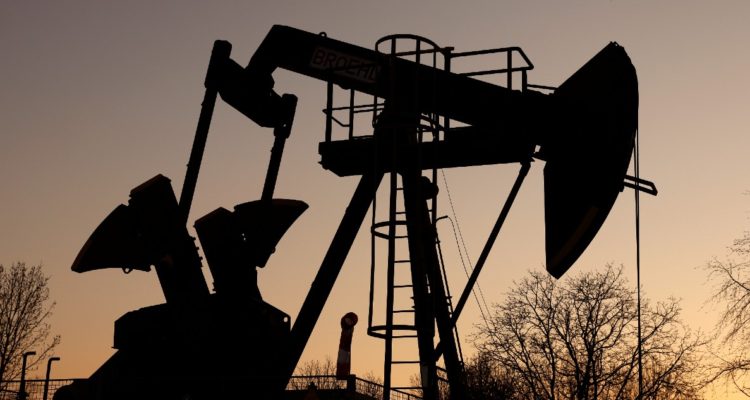 La francesa TotalEnergies anuncia que no comprará más petróleo ruso