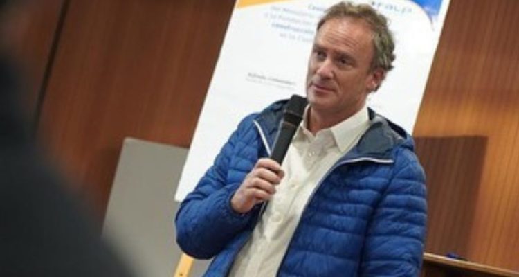 Felipe Ward anuncia mesa de trabajo por paralización de trabajos en proyecto habitacional Baquedano en Osorno