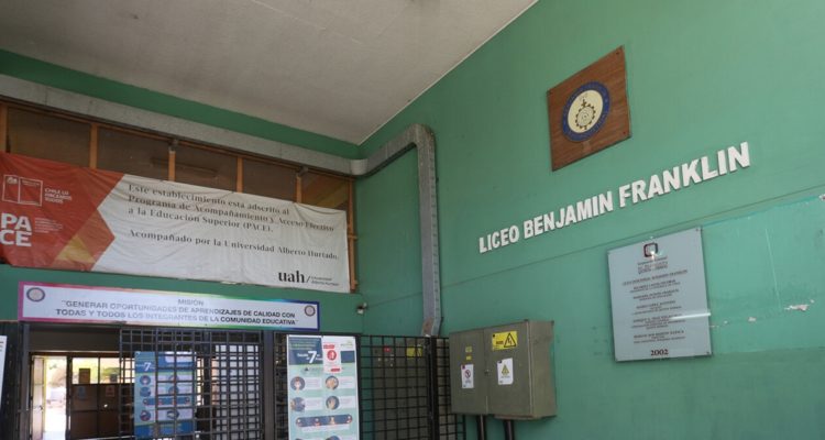 Anuncian querellas contra autores de amenazas de masacre escolar contra liceo de Quinta Normal