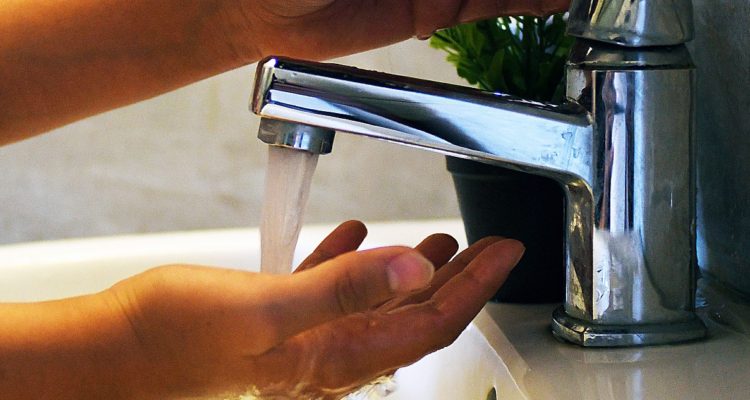 Orrego adelantó que racionamiento de agua podría ocurrir hasta cada seis días y en toda la RM