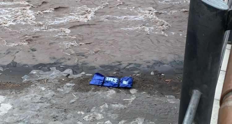 Encuentran a un hombre muerto en el lecho del río Mapocho en Providencia