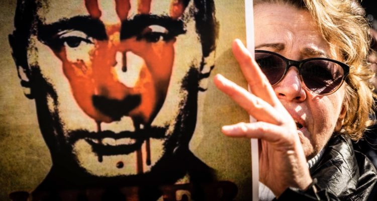 Contexto, Vladimir Putin denunciado por ciudadanos ucranianos.