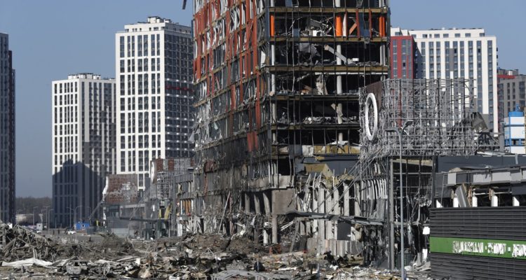 Centro comercial bombardeado.