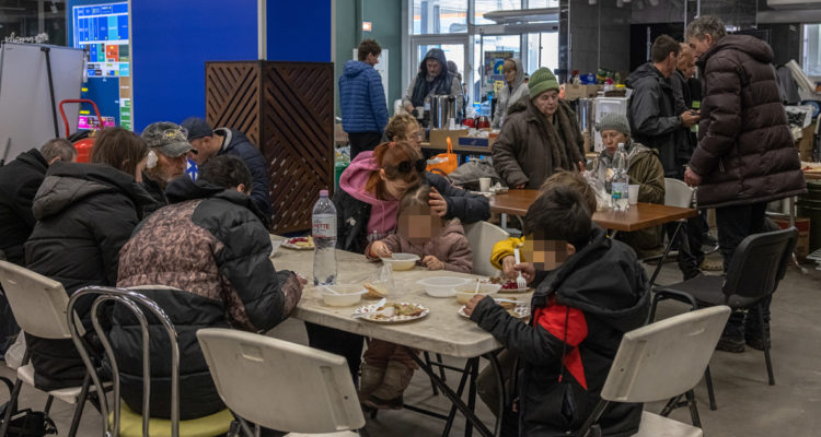Gobierno ucraniano anuncia tres corredores humanitarios para evacuar civiles