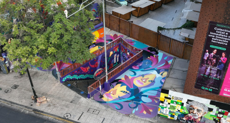 Imagen captada para mostrar parte de la intervención artística que utilizaron para conmemorar el Mes de la Mujer.