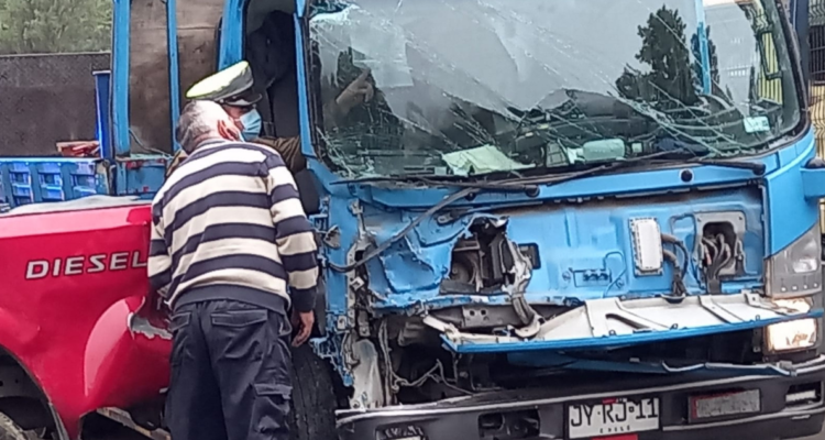 Accidente de tránsito en la subida Santos Ossa.