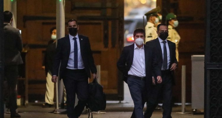 Subsecretario del Interior llega a La Moneda para participar del comité por lo ocurrido con Siches en La Araucanía