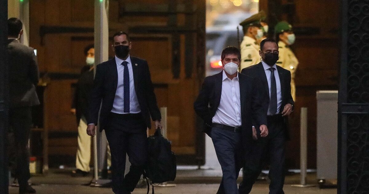 Subsecretario del Interior llega a La Moneda para participar del comité por lo ocurrido con Siches en La Araucanía