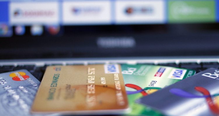 Mujeres con similar riesgo que un hombre obtienen menor acceso a créditos en la banca