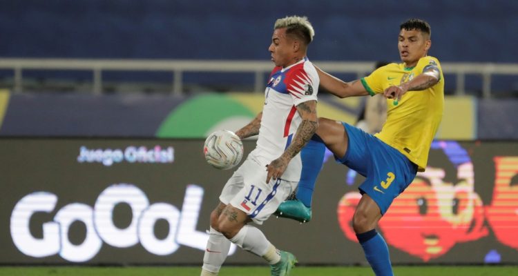 Thiago Silva calentó el duelo de Brasil contra Chile