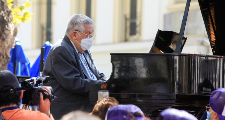 Tío Valentín Trujillo en La Moneda Chica