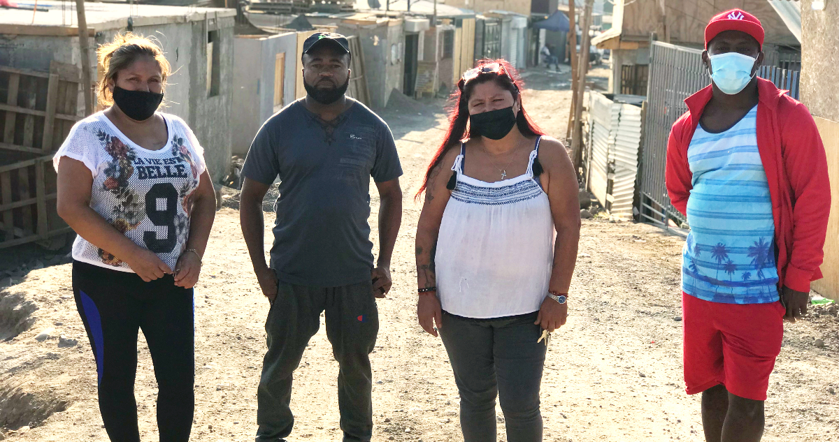 Dirigentes de la toma Nuevo Amanecer en Cerrillos, donde viven 10 mil personas sin agua potable.