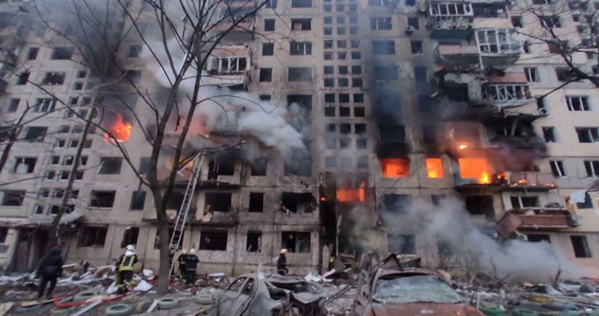 Un edificio bombardeado en Kiev.