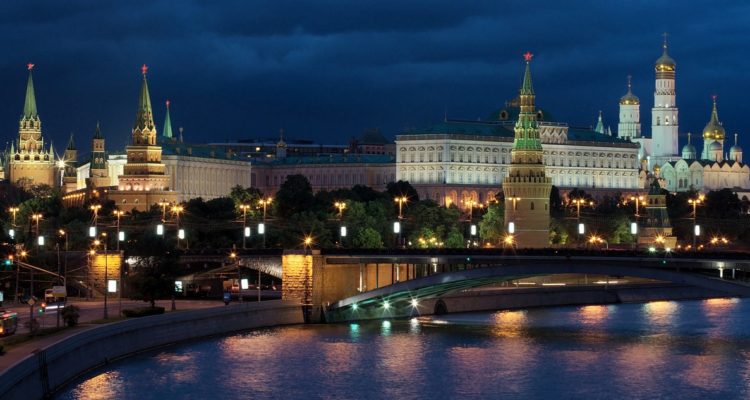 Foto del Kremlin, sede del poder de Rusia, que ya tiene sobre 800 nombres en lista negra por la invasión a Ucrania