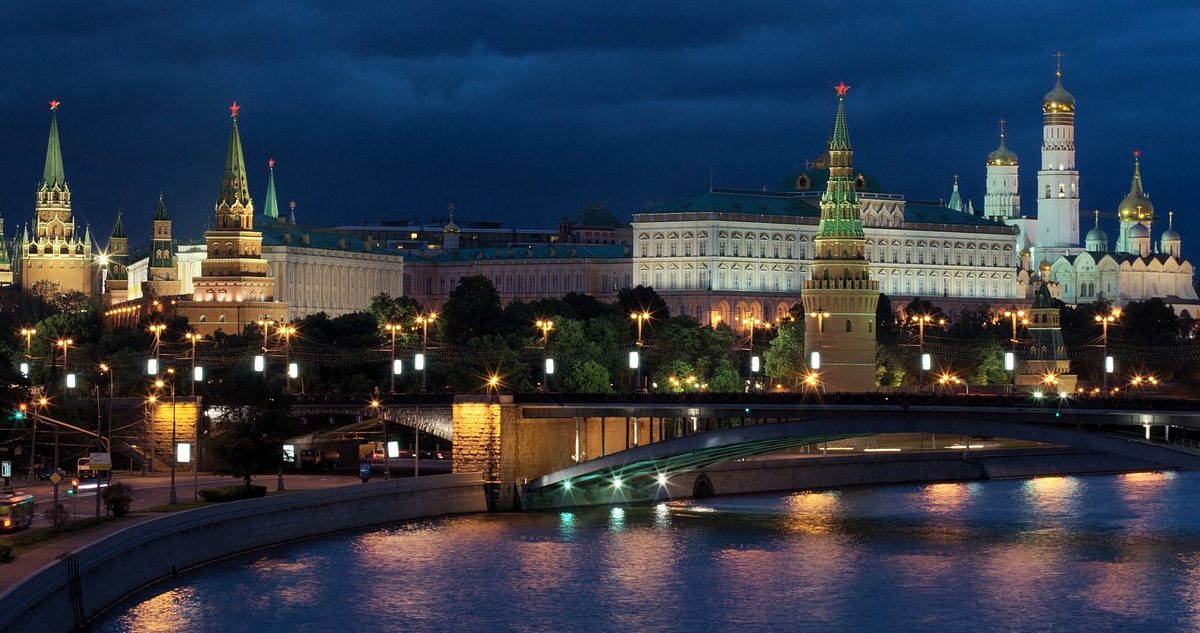 Foto del Kremlin, sede del poder de Rusia, que ya tiene sobre 800 nombres en lista negra por la invasión a Ucrania