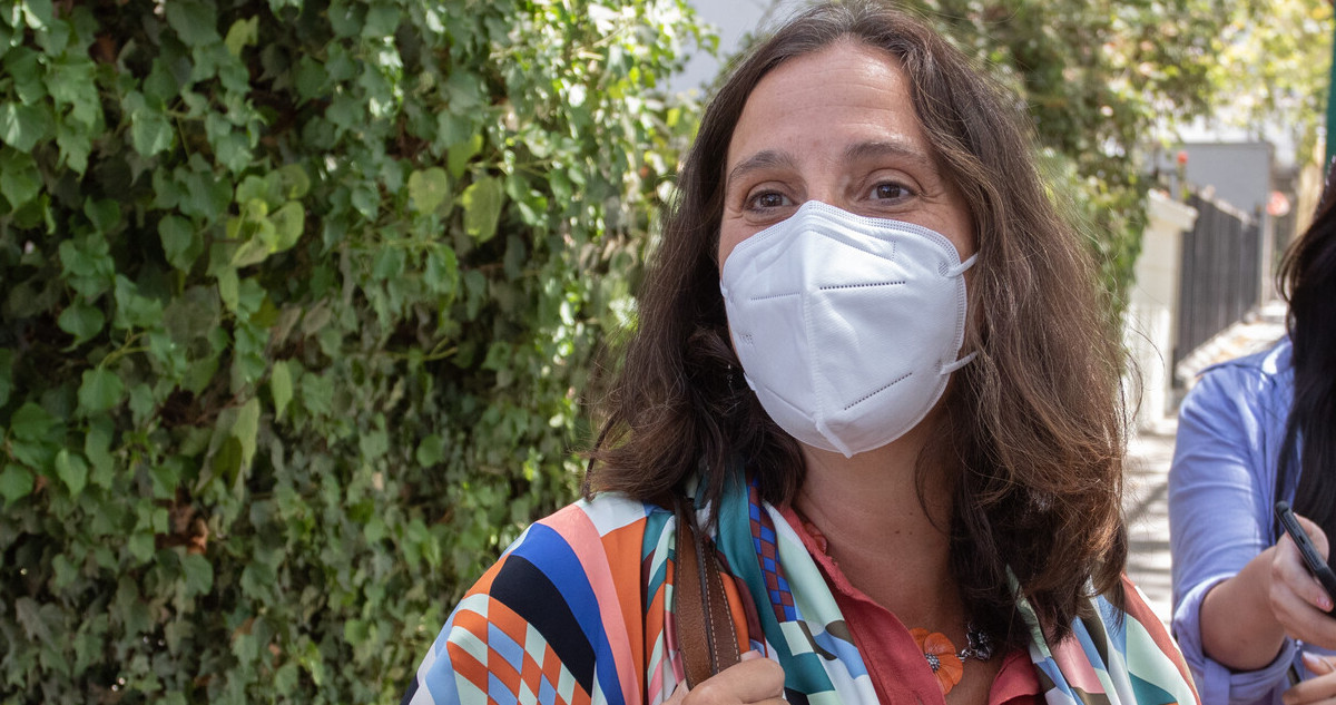 Ministra Urrejola descarta “premios de consuelo” tras polémica por nombramiento de embajadores