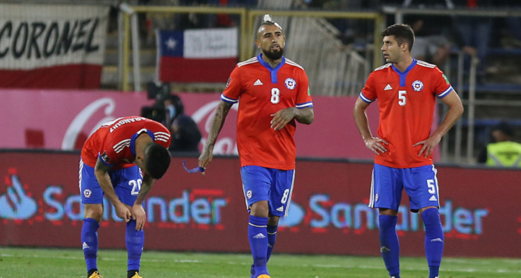 Arturo Vidal tras caer ante Uruguay