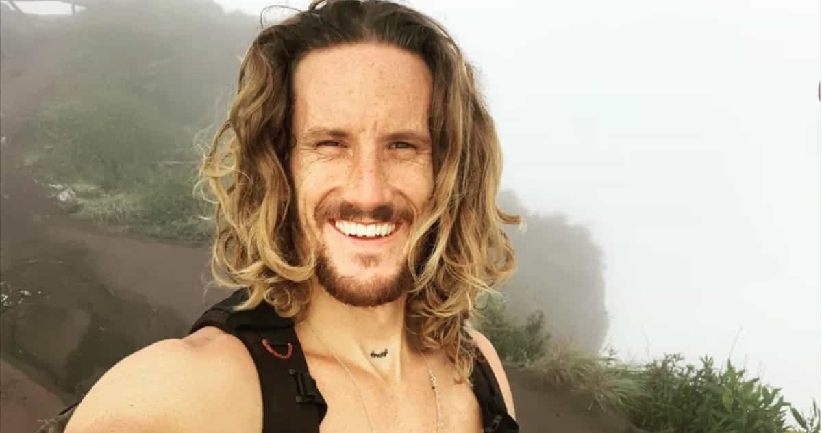 Turista se grabó bailando desnudo
