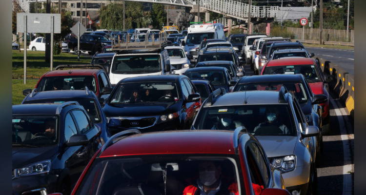 Aedo propone ley para decretar restricción vehicular por congestión tras quejas en Gran Concepción