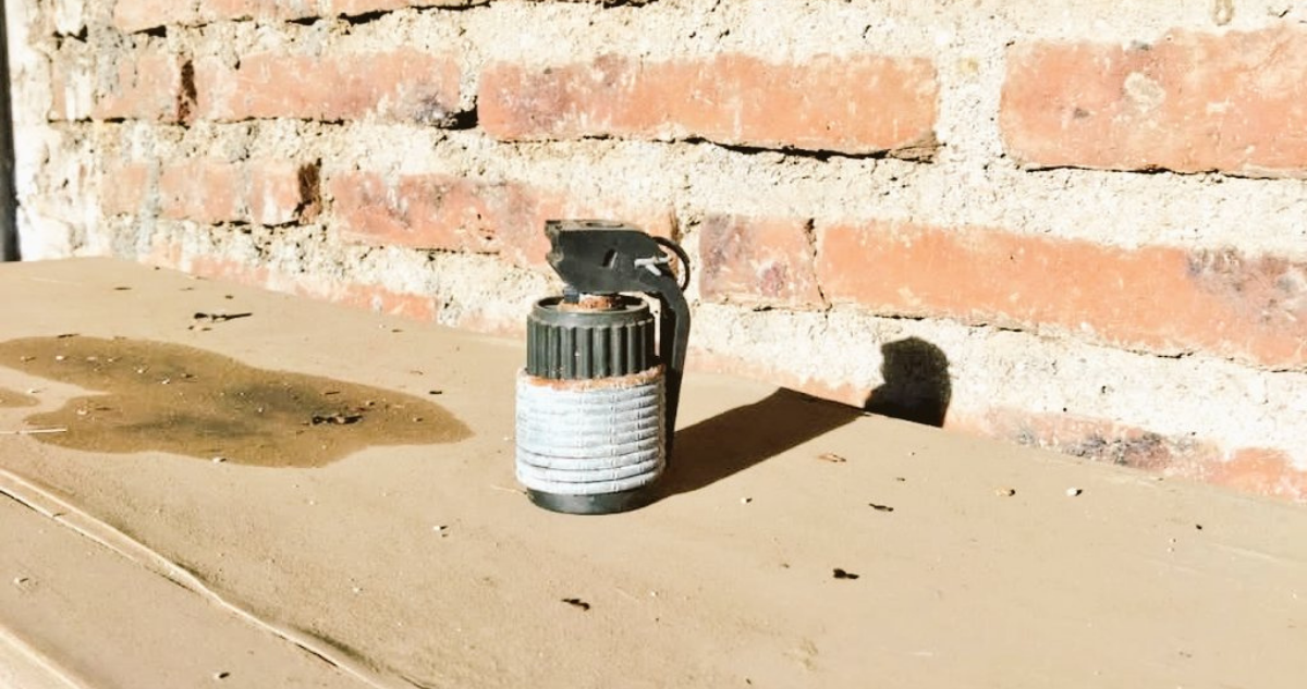 Encuentran granada de mano en basurero público de Algarrobo
