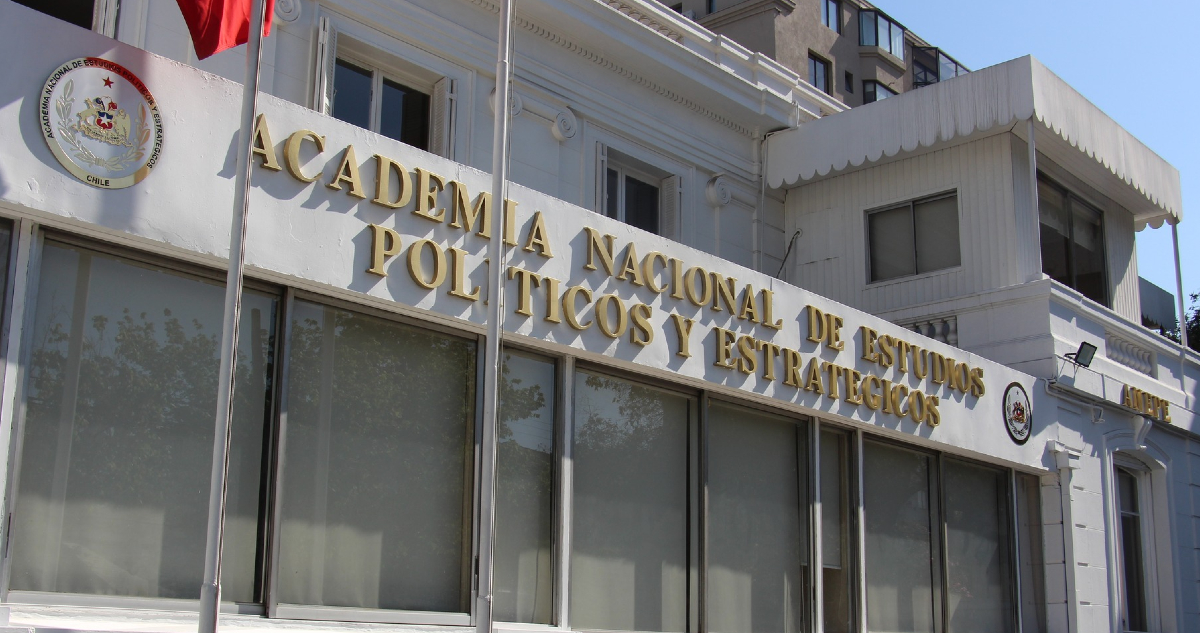 Frontis Academia Nacional de Estudios Políticos y Estratégicos (ANEPE)