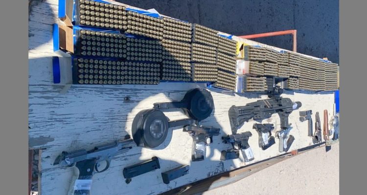 Armas y balas de contrabando a Chile