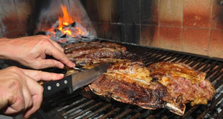 Dennuncio los asados a diario de su vecino