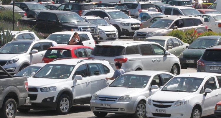 Los modelos de autos más robados en Chile y los días y horarios en que más se concentra este delito