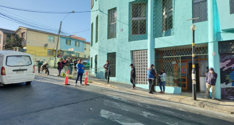 Balacera afuera de colegio en Valparaíso.
