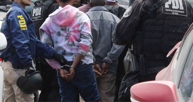 Tras detención de banda criminal en Los Ángeles: 12 quedan en prisión preventiva