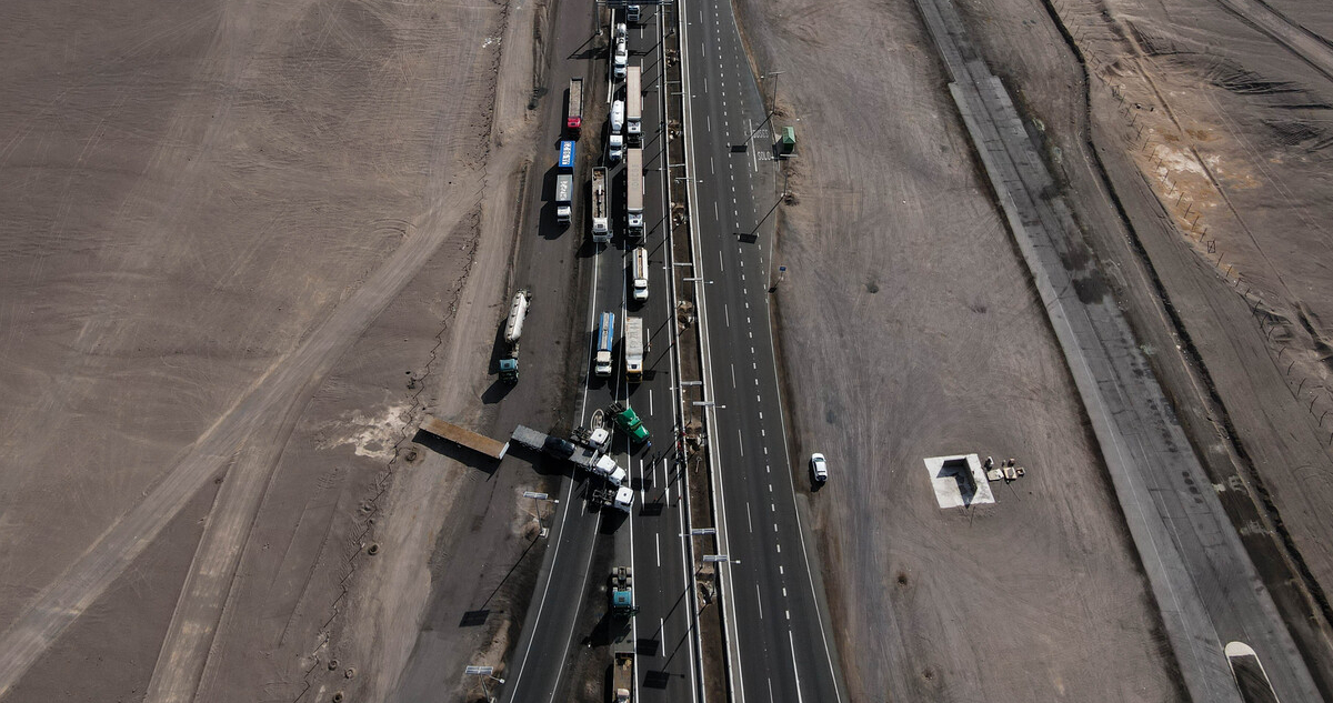 Camioneros movilizados inician bloqueo intermitente al paso de carga por rutas