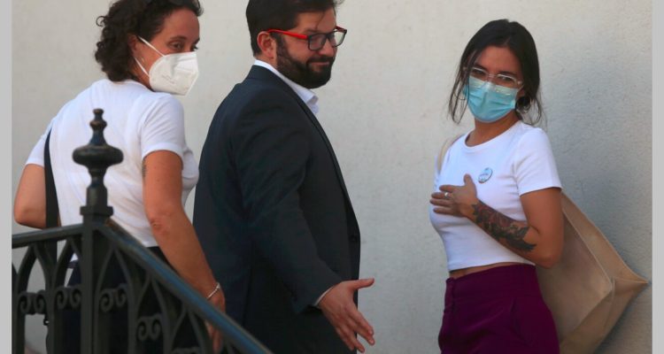 Boric blinda a Siches en La Moneda