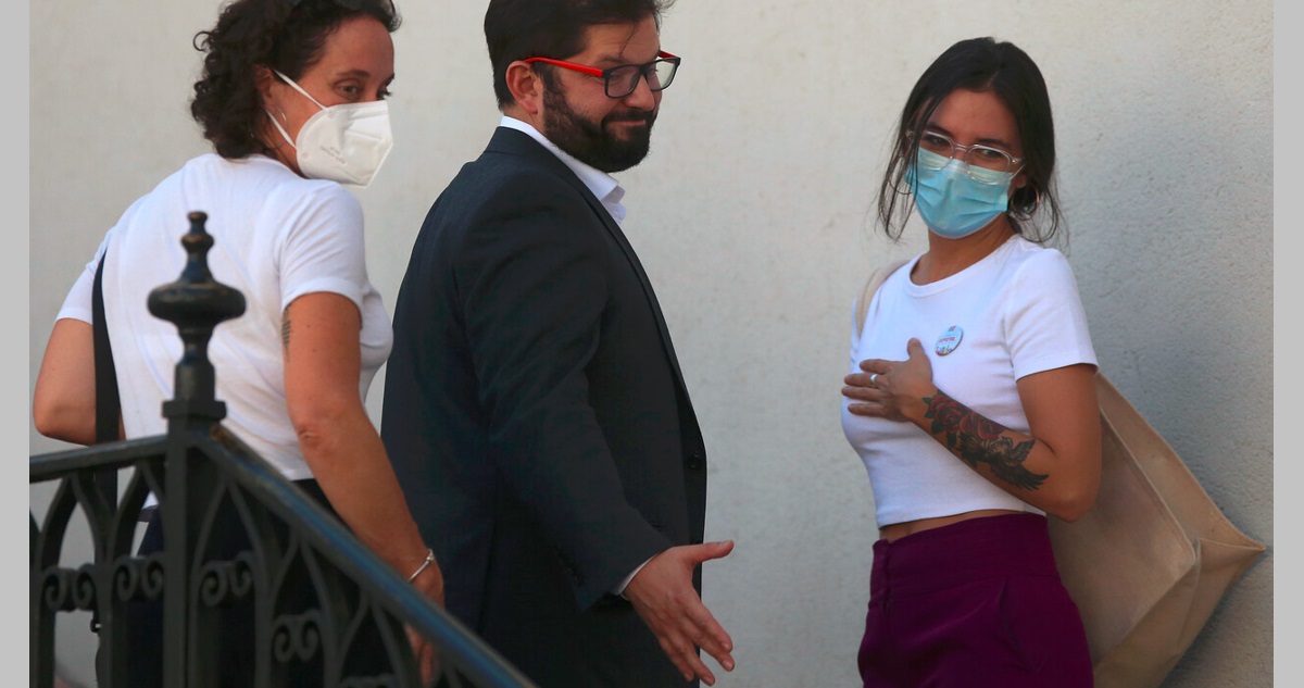 Boric blinda a Siches en La Moneda