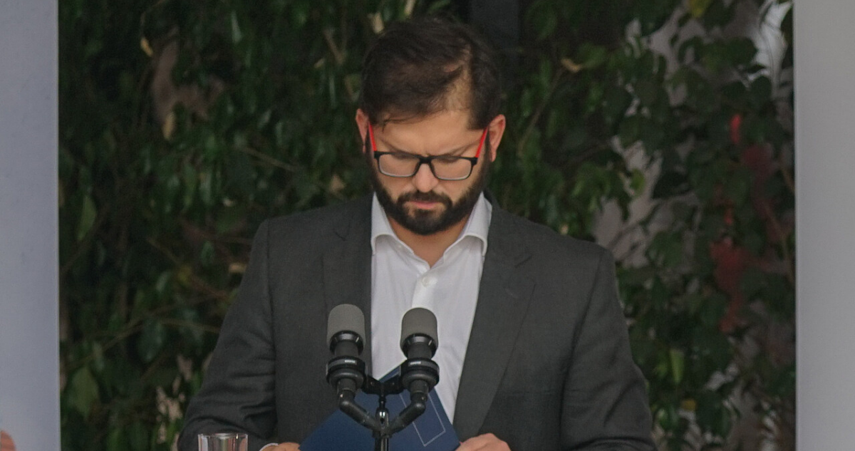 Alcalde de Antofagasta pide que Boric visite zonas afectadas por crisis migratoria.