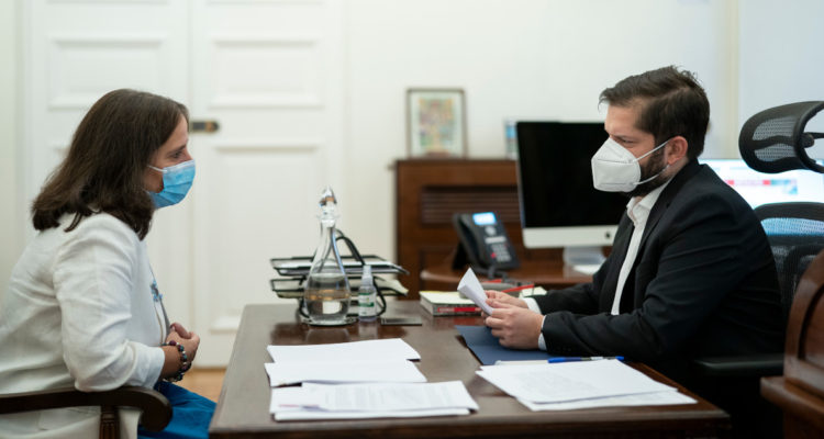 Presidente Boric se reunió con canciller Urrejola ante inicio de alegatos en La Haya